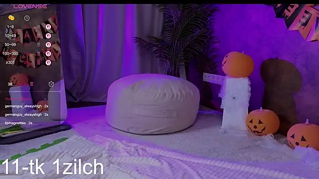 LilithStrangfor online show from October 31, 2025, 1:52 pm