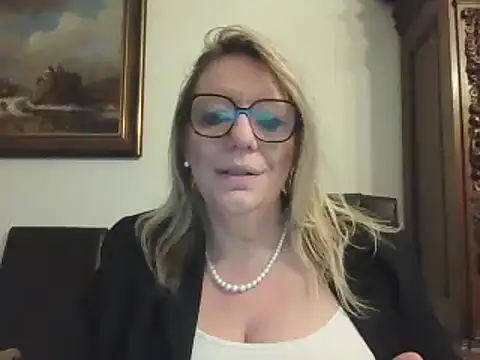 Silkesquirt online show from December 10, 2024, 10:17 am