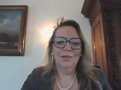 Silkesquirt online show from February 27, 2025, 8:13 am