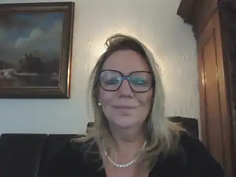 Silkesquirt online show from December 13, 2024, 10:41 am