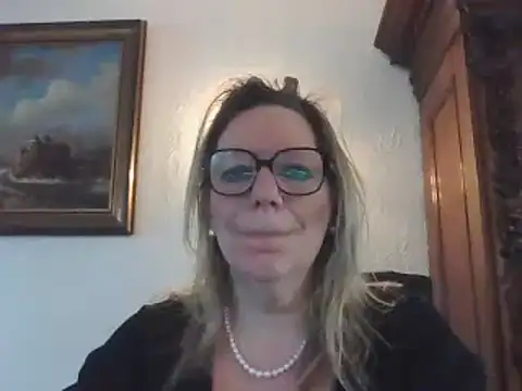 Silkesquirt online show from February 18, 2025, 7:54 am
