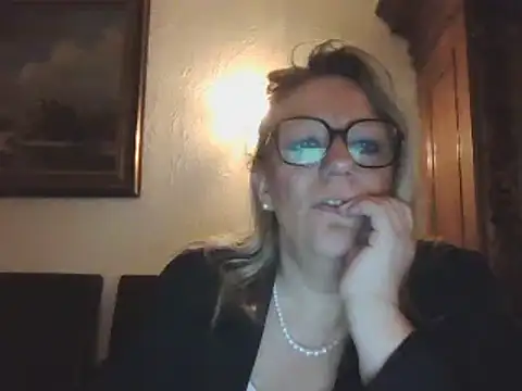 Silkesquirt online show from December 10, 2024, 7:16 am