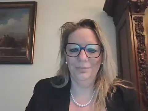 Silkesquirt online show from February 20, 2025, 7:34 am