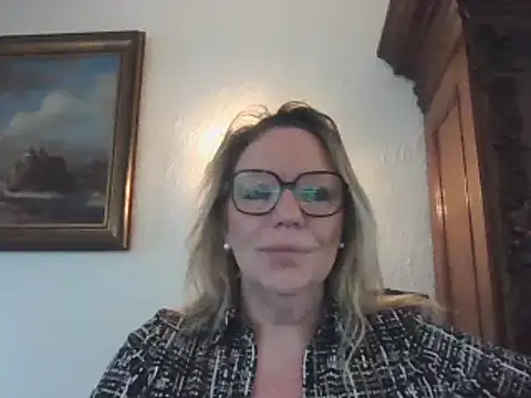 Silkesquirt online show from February 24, 2025, 7:55 am