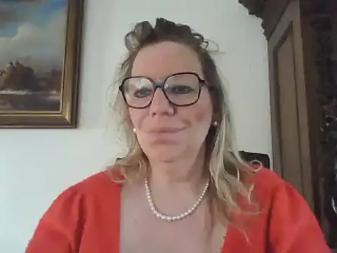 Silkesquirt online show from February 14, 2025, 8:42 am