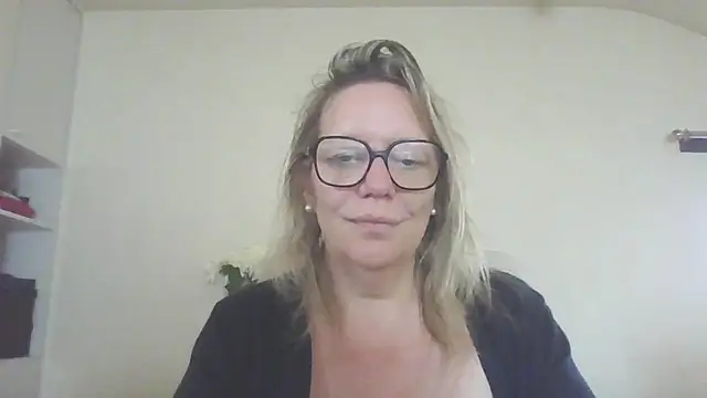 Silkesquirt online show from September 21, 2025, 8:30 am