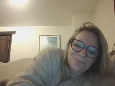 Silkesquirt online show from December 9, 2024, 5:41 pm