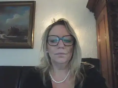 Silkesquirt online show from December 11, 2024, 10:47 am