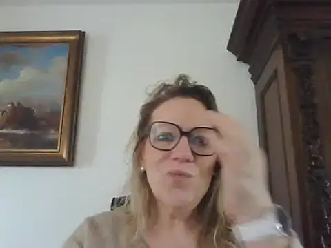 Silkesquirt online show from February 26, 2025, 1:11 pm