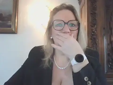 Silkesquirt online show from February 5, 2025, 8:21 am