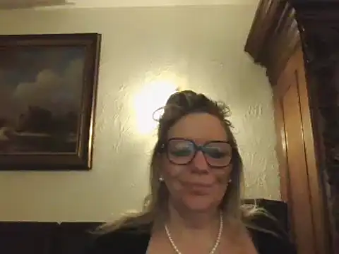 Silkesquirt online show from December 11, 2024, 7:20 am