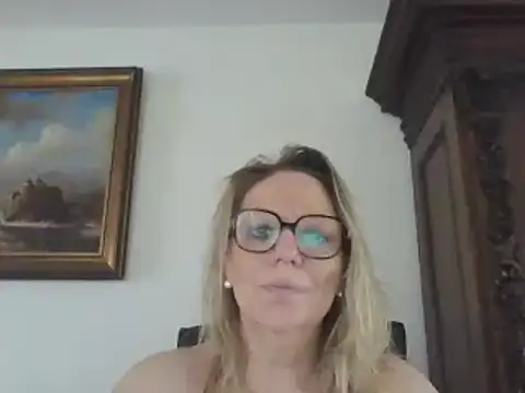 Silkesquirt online show from February 20, 2025, 10:37 am