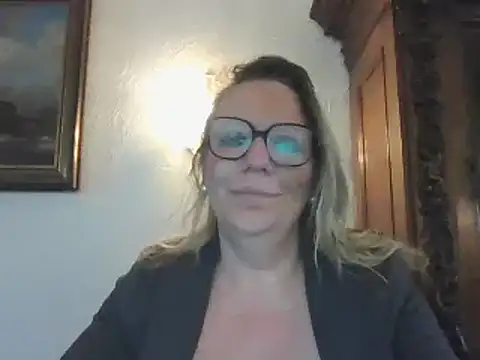 Silkesquirt online show from February 28, 2025, 7:48 am