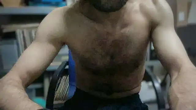 Snapshot of P4RtYBOII92 chatting on October 23, 2025, 5:00 pm P4RtYBOII92 online show from October 23, 2025, 5:00 pm