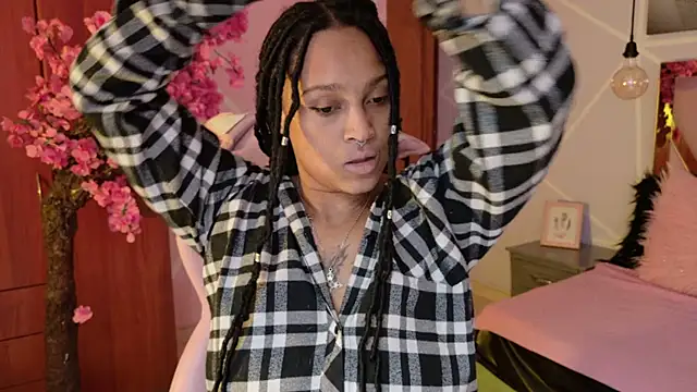 Elith noa online show from October 3, 2025, 7:26 pm