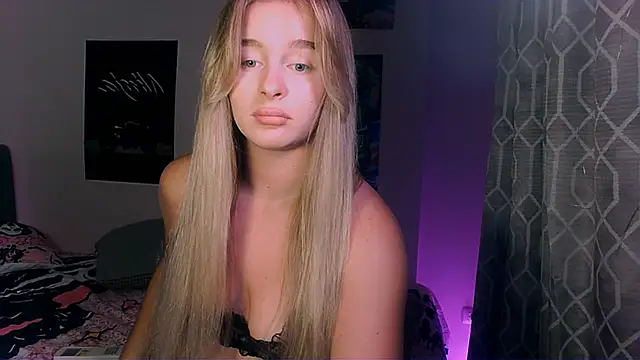 Snapshot of Eva_Jaya chatting on October 22, 2025, 1:21 pm Eva Jaya online show from October 22, 2025, 1:21 pm