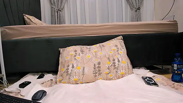 wowsquirtx online show from February 23, 2025, 7:00 am