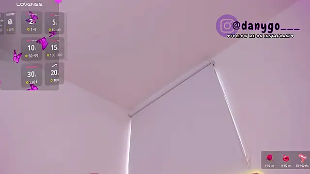 Snapshot of ZarianaEvanz chatting on October 3, 2025, 9:05 pm ZarianaEvanz online show from October 3, 2025, 9:05 pm