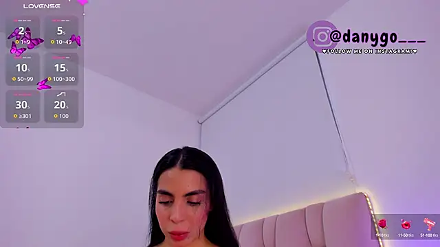 Snapshot of ZarianaEvanz chatting on September 21, 2025, 10:37 pm ZarianaEvanz online show from September 21, 2025, 10:37 pm