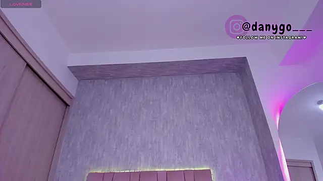 Snapshot of ZarianaEvanz chatting on March 16, 2025, 9:37 pm ZarianaEvanz online show from March 16, 2025, 9:37 pm