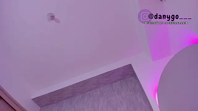 Snapshot of ZarianaEvanz chatting on March 3, 2025, 9:37 pm ZarianaEvanz online show from March 3, 2025, 9:37 pm