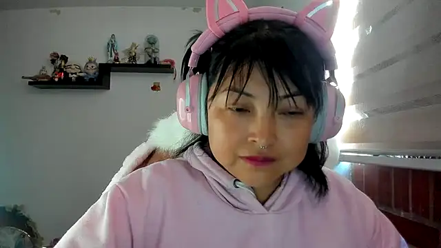 Snapshot of Shaddycute_ chatting on August 3, 2026, 12:33 pm Shaddycute online show from August 3, 2026, 12:33 pm