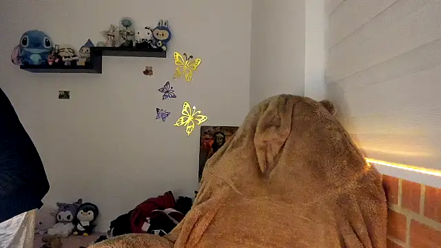 Snapshot of Shaddycute_ chatting on December 18, 2025, 9:58 am Shaddycute online show from December 18, 2025, 9:58 am