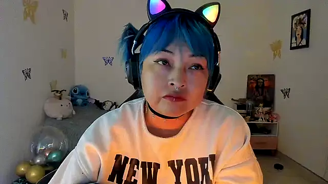 Shaddycute  online show from September 13, 2025, 10:37 am