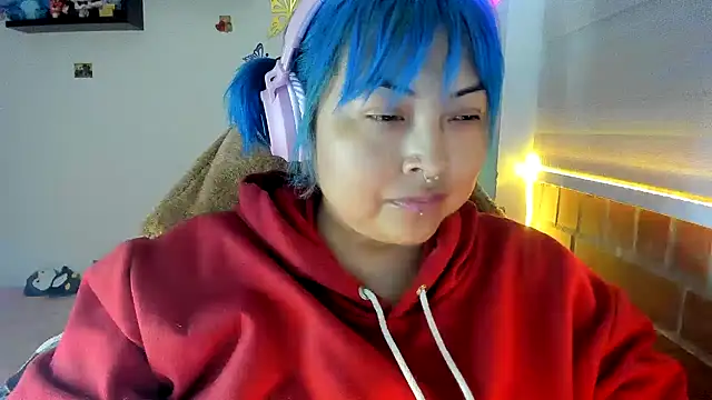 Snapshot of Shaddycute_ chatting on December 3, 2025, 12:44 am Shaddycute online show from December 3, 2025, 12:44 am