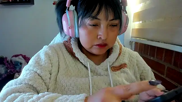 Snapshot of Shaddycute_ chatting on June 11, 2026, 4:15 pm Shaddycute online show from June 11, 2026, 4:15 pm