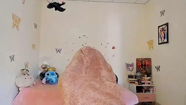 Shaddycute  online show from September 30, 2025, 3:18 pm