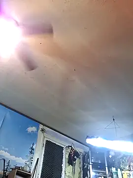 gettinit2wice online show from April 7, 2026, 1:18 am