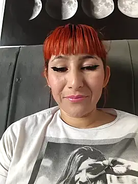 florecita9 online show from November 21, 2025, 5:45 pm