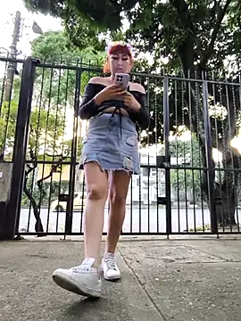 florecita9 online show from December 13, 2025, 8:04 pm