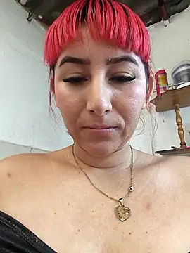 florecita9 online show from April 17, 2026, 4:54 pm