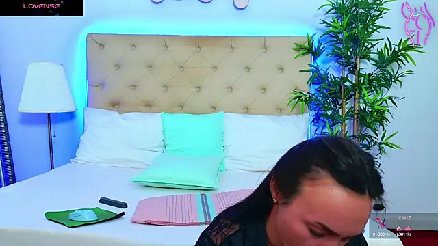 DaliyaArabian online show from September 26, 2025, 12:12 pm