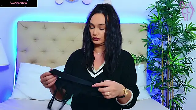 DaliyaArabian online show from October 7, 2025, 2:40 pm