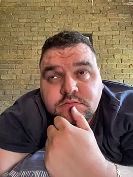 Snapshot of Mikey-HH chatting on October 14, 2025, 10:27 am Mikey-HH online show from October 14, 2025, 10:27 am