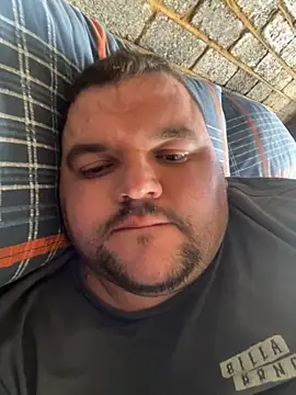 Snapshot of Mikey-HH chatting on November 5, 2025, 1:36 pm Mikey-HH online show from November 5, 2025, 1:36 pm