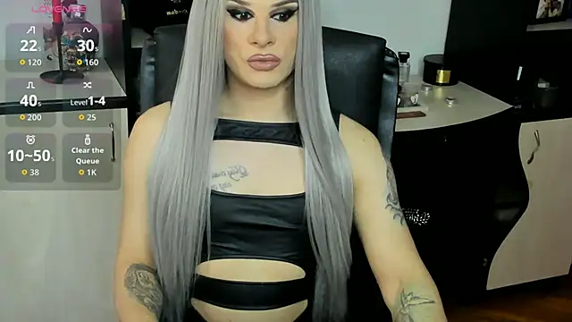 EvelynLexy online show from May 17, 2026, 4:18 pm