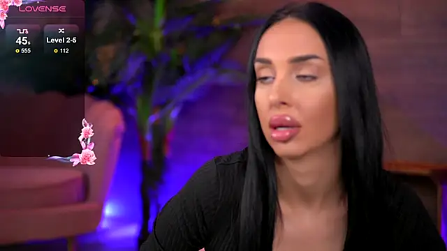 Snapshot of KairaAndrews chatting on October 13, 2025, 6:53 pm KairaAndrews online show from October 13, 2025, 6:53 pm