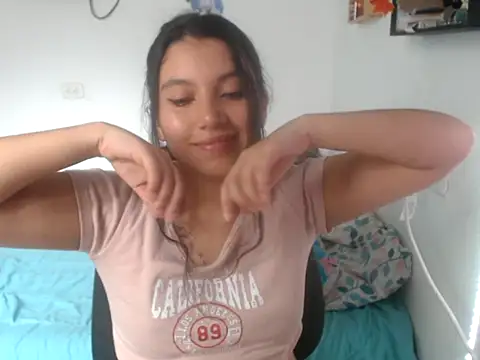 HannaKlein online show from October 2, 2025, 6:00 pm