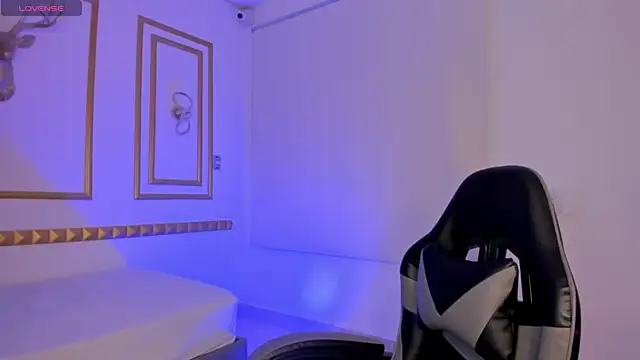 caro03x online show from November 7, 2025, 2:16 am