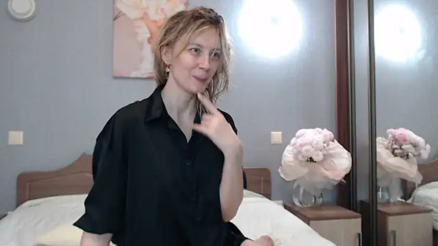 Snapshot of AvelinaLeoni chatting on January 22, 2025, 6:31 am AvelinaLeoni online show from January 22, 2025, 6:31 am