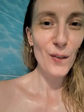 AvelinaLeoni online show from November 14, 2025, 7:17 pm