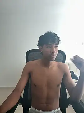 tyler maxx online show from September 13, 2025, 8:42 pm