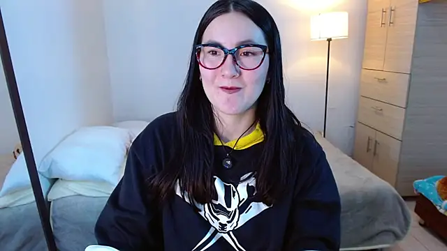 Elle Lee  online show from March 12, 2026, 3:45 am