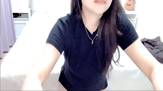 Snapshot of aisha123123 chatting on October 16, 2025, 3:42 pm aisha123123 online show from October 16, 2025, 3:42 pm