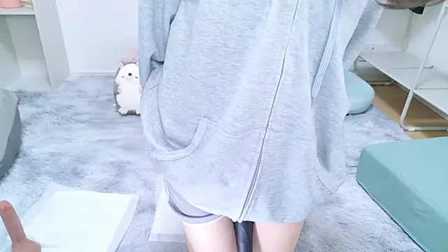 Nana Kamado online show from February 24, 2025, 3:23 am