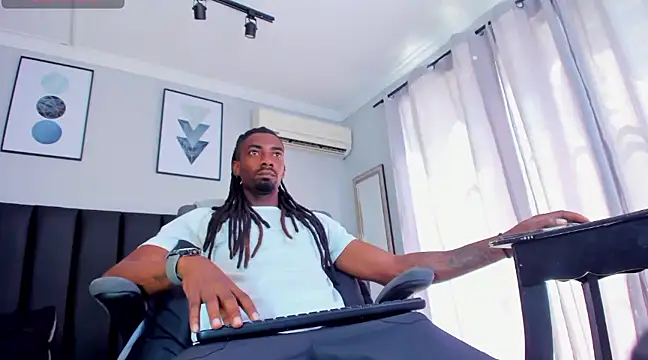 Snapshot of Malkon_Big chatting on February 2, 2025, 5:04 pm Malkon Big online show from February 2, 2025, 5:04 pm